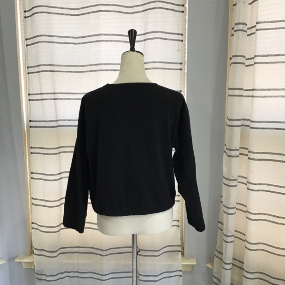 Onque Casuals Women Size Med Cotton embroidered Fish Cropped Sweatshirt Black - Picture 7 of 10